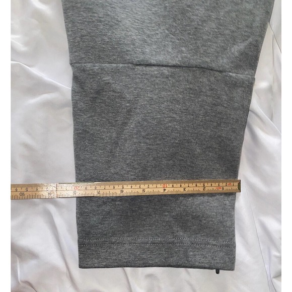 Nike tech fleece crop Capri Gray pants Size Medium 908824 091 - Picture 7 of 10